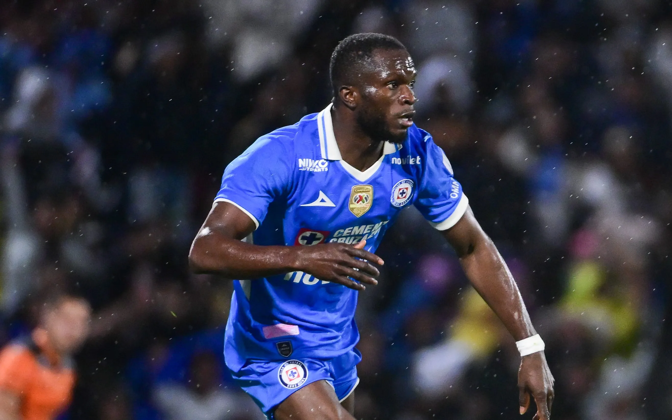 Ebere anotó el último gol de Cruz Azul ante Pumas. (Imago 7)