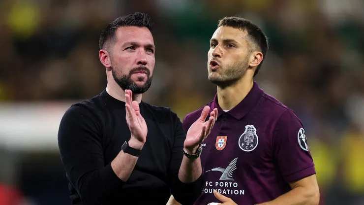 El entrenador de Porto habló de Santi Giménez.