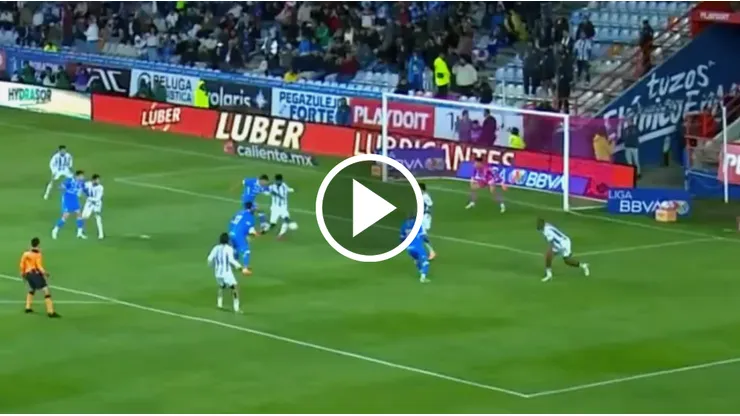Gol del Toro Fernández para abrir el marcador.