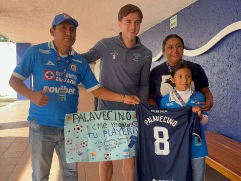 Cruz Azul y Palavecino cumplen el sueño de una niña fan en La Noria