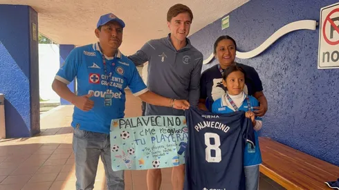 El argentino y un notable gesto con una pequeña aficionada.