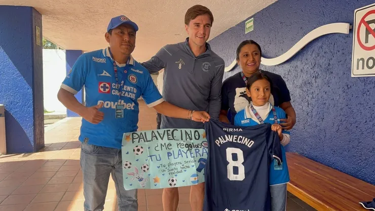El argentino y un notable gesto con una pequeña aficionada.