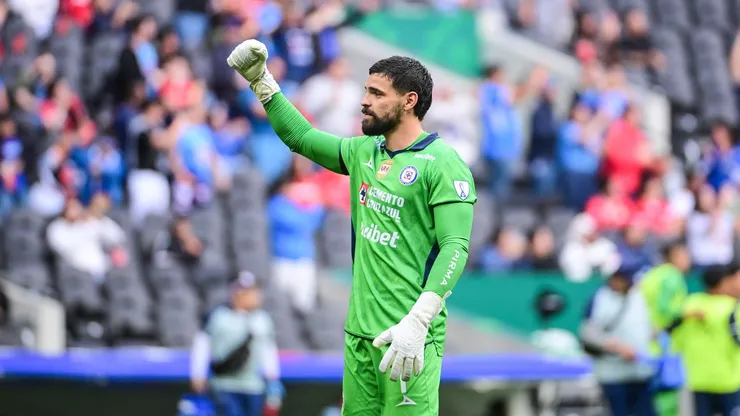 De ganar esta noche a Querétaro, Cruz Azul alcanzaría la línea de Chivas y continuarían con la caza al Club América.