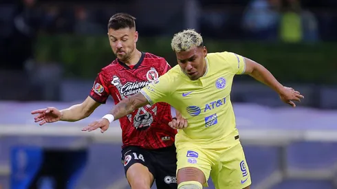 Roger tiene las puertas abiertas para salir del equipo.