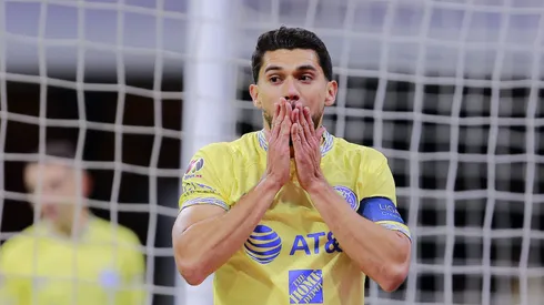 Henry se queda detrás de Blanco