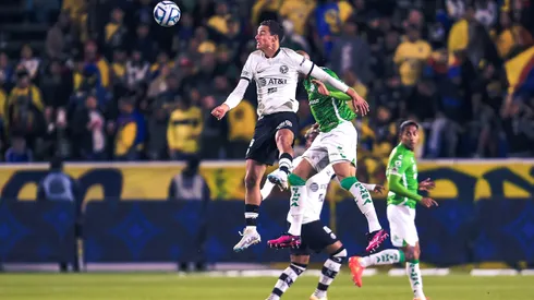 Esteban Lozano fue uno de los jóvenes que tuvieron oportunidad ante Santos.