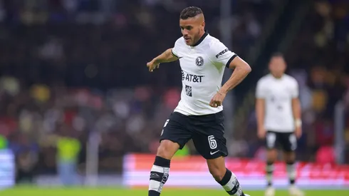 Jonathan siente los colores azulcremas desde su infancia.