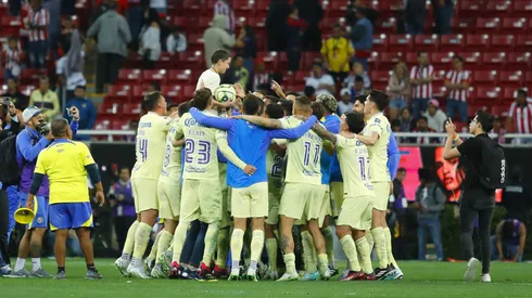 América ha pintado de azulcrema el Akron.