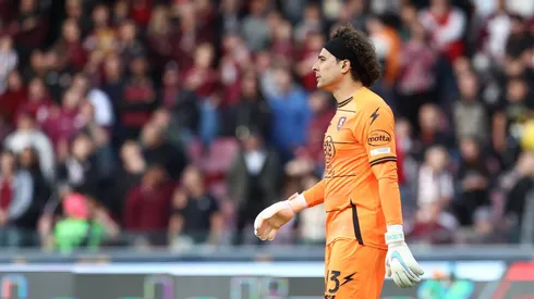 Guillermo Ochoa fue puesto como el peor de Salernitana