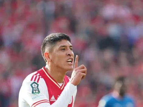 Edson Álvarez, seguido por una potencia europea