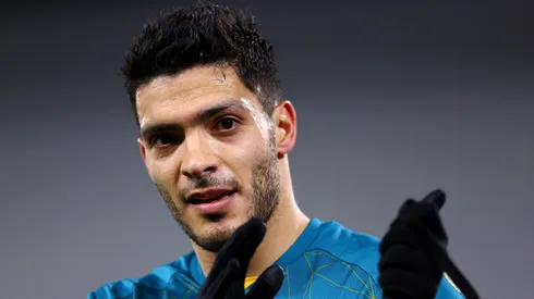 Raúl Jiménez sigue sin definir su futuro