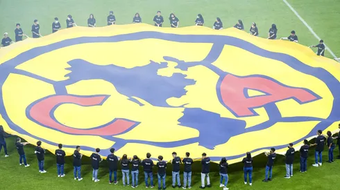 Dos azulcremas se despiden del Nido para emigrar a España.