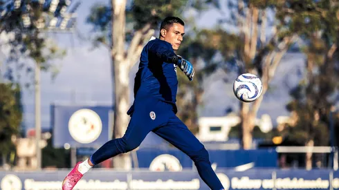 El portero mexicano tiene más que gana la titularidad.