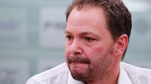 Baños, apoyado por un histórico del América