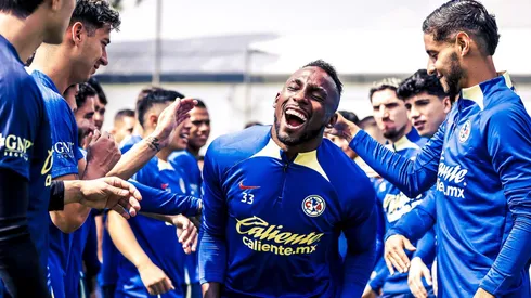 Así fue la llegada de Julián Quiñones a América