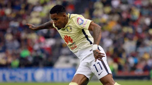 Tremendo golazo de tiro libre de Michael Arroyo en Ecuador