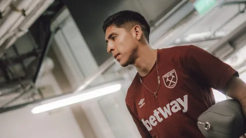 Edson Álvarez fue alabado por técnico, tras su primera titularidad.