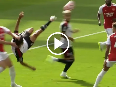 Espectacular tijera de Raúl Jiménez ante el Arsenal