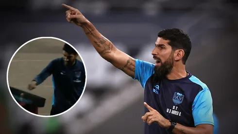 Loco Abreu perdió la cabeza en el fútbol de Perú.