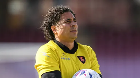 En Italia ven a Guillermo Ochoa como un superhéroe