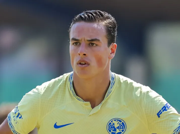 Esteban Lozano y su primera gran sorpresa en Sporting de Gijón