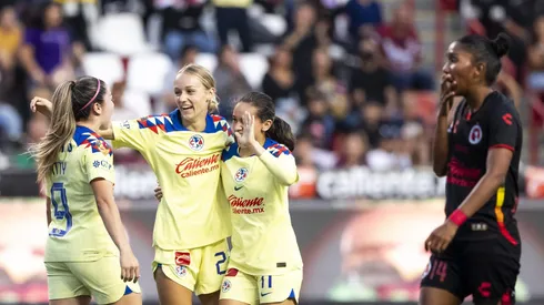 Las campeonas siguen en plan grande.