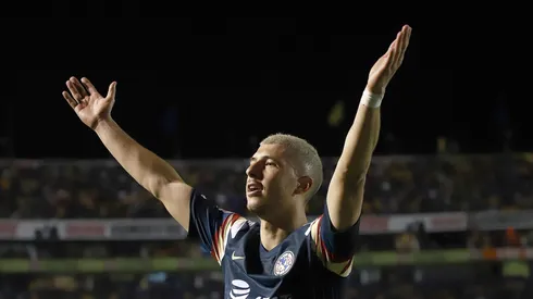 Guido Rodríguez posó con una playera icónica de América