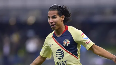 Diego Lainez, halagado por el DT del Betis