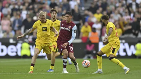 Edson Álvarez sigue en plan grande.