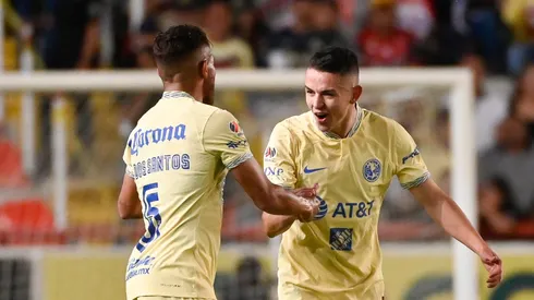 Fidalgo y Jonathan dos Santos han tomado el control del medio campo de América.