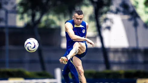 Jonathan Rodríguez le ha anotado tres goles a Cruz Azul.