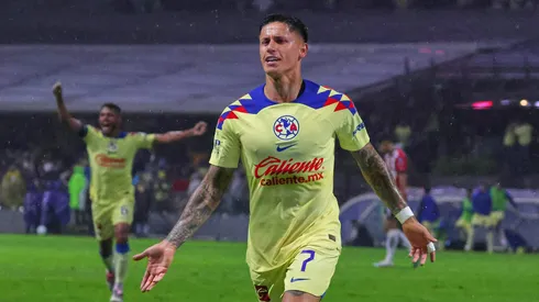 Brian Rodríguez avanza bien en su recuperación tras su operación en la rodilla.