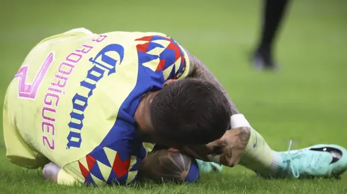 Brian Rodríguez salió lesionado ante Rayados de Monterrey.
