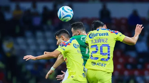 Uno de los defensores azulcremas podría irse.