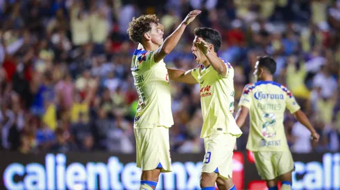 Jardine aún no define su defensa central.