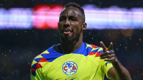 Julián Quiñones le da al América el Clásico.