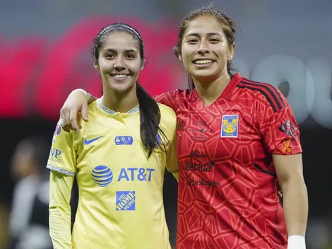 La bendición de Alison González a Cecilia Santiago antes de la Final Femenil