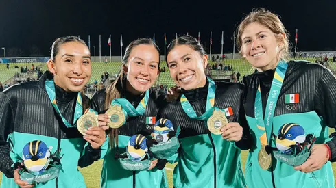 Las jugadoras del América son medallistas de oro.