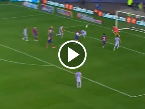 Henry Martín sorprendió al Barcelona con un golazo de cabeza