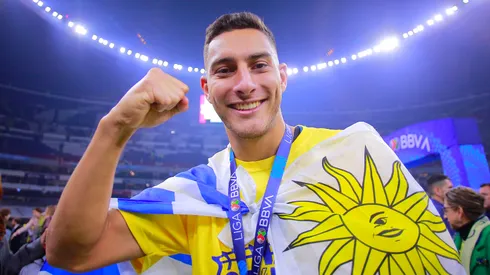 Sebastián Cáceres podría vivir sus últimas semanas en América.