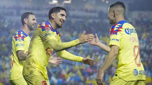 Diego Valdés y Álvaro Fidalgo destacaron en la goleada ante San Luis.