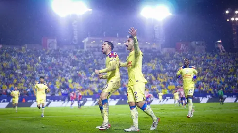 América vapuleó a San Luis 5-0.