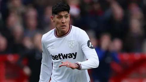 Edson Álvarez suma 10 amarillas en la Premier League