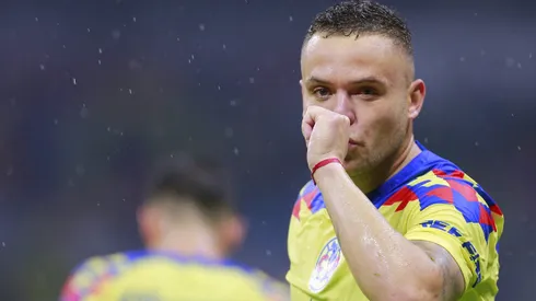 Jonathan Rodríguez dio una asistencia ante Mazatlán