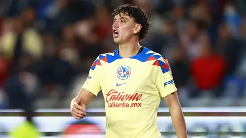 Igor Lichnovsky y su discusión en redes con aficionado ante el bajo nivel de América