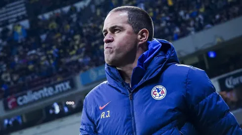 André Jardine da una lección de americanismo.