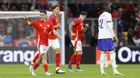 Igor Lichnovsky fue titular en Chile vs Francia.