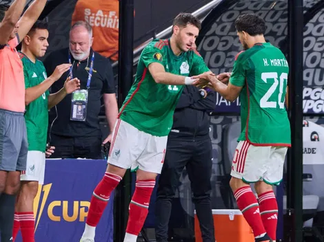 Henry Martín le gana la titularidad a Giménez por una simple razón