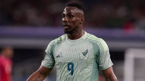 Alarmas con Julián Quiñones a un día de la final.