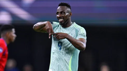 Julián Quiñones se estrenó con la Selección Mexicana.